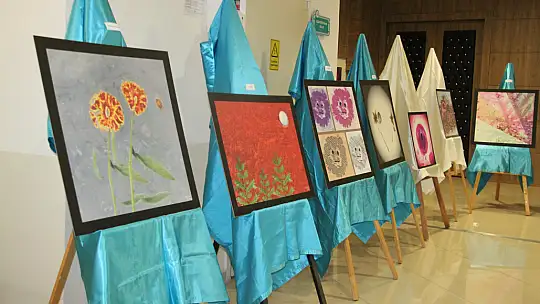 Numune hastanesinde ki hastalıklı dokular sanat eserine dönüştü