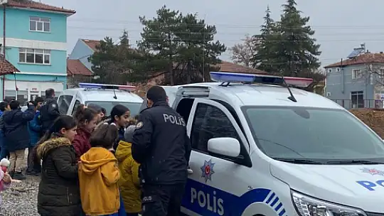 Konya Yunak'ta Öğrenciler Polis Haftasında Siren Çaldı, Devriye Gezdi