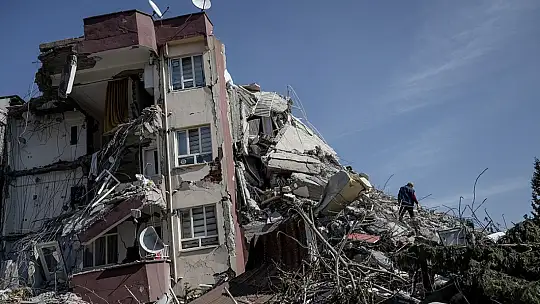 Depremzede yaşadıklarını Anlattı: Hayatım enkaz altında kaldı