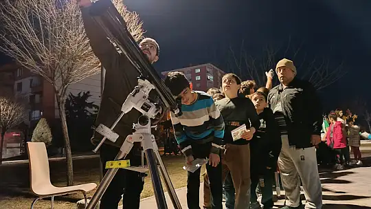 Konya Bilim Merkezi depremzede çocuklara moral veriyor