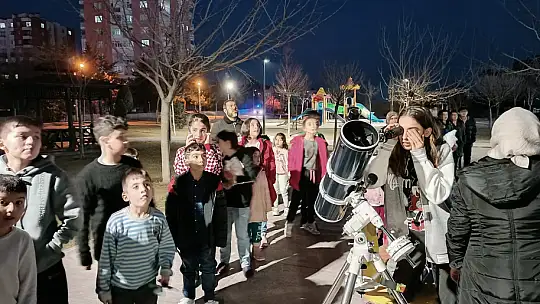 Konya Bilim Merkezi depremzede çocuklara moral veriyor