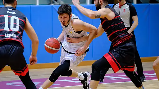 Büyükşehir Belediyespor Konya'nın adını zirveye taşıyor