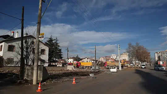 Başkan Altay ve Kavuş, Küçük Aymanas Caddesi'nde İncelemelerde Bulundu