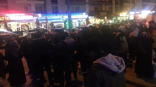 Japon Parkı Otobüs Durağındaki Yoğunluk Bitmiyor