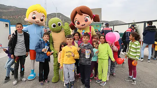 Konya Büyükşehir 11 ilde depremzede çocuklara özel etkinlikler düzenliyor