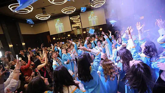 Esentepe'de mezuniyet coşkusu