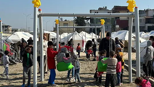 Konya Belediyesi Hatay'da çocuklar için oyun parkı kurdu