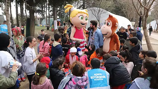 Konya Büyükşehir Depremzede Çocukların Yüzünü Güldürüyor