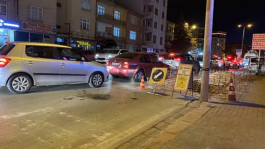 MEDAŞ'ın Kazı Alanı Trafiği Alt-Üst Etti