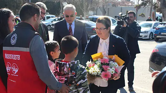 Bakan Yanık Konya'daki depremzede çocuklarla buluştu