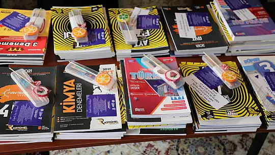 YKS'ye hazırlanan depremzede öğrenciler için başlatılan kitap kampanyası devam ediyor