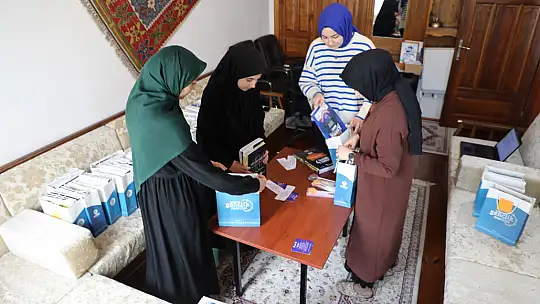 YKS'ye hazırlanan depremzede öğrenciler için başlatılan kitap kampanyası devam ediyor