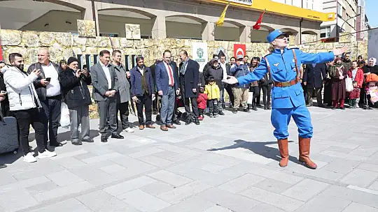 Karatay Bir destandır Çanakkale adlı tiyatroya Konyalılardan büyük ilgi