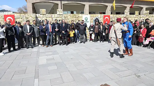 Karatay Bir destandır Çanakkale adlı tiyatroya Konyalılardan büyük ilgi