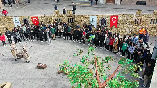 Karatay Bir destandır Çanakkale adlı tiyatroya Konyalılardan büyük ilgi
