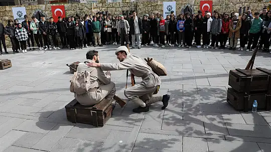 Karatay Bir destandır Çanakkale adlı tiyatroya Konyalılardan büyük ilgi