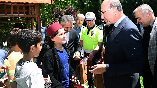 Pekyatırmacı, trafik eğitimindeki çocuklarla bir araya geldi