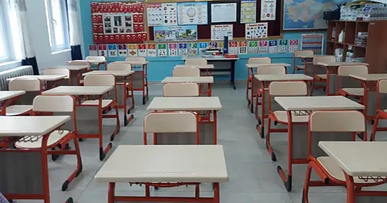 Konya'da daha önce dini değerleri aşağılama iddiasıyla gündeme gelen öğretmen açığa alındı!