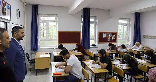 Konya'da gençlere KPSS desteği: İlk deneme sınavı tamamlandı