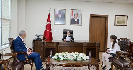 Konya Valisi 23 Nisan'ı kutladı