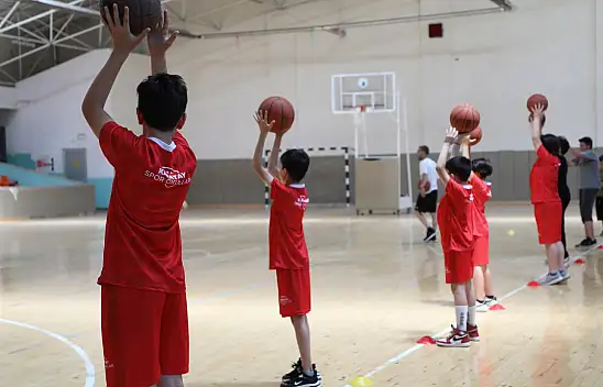 14 Branşta 5 bin sporcu eğitim alıyor