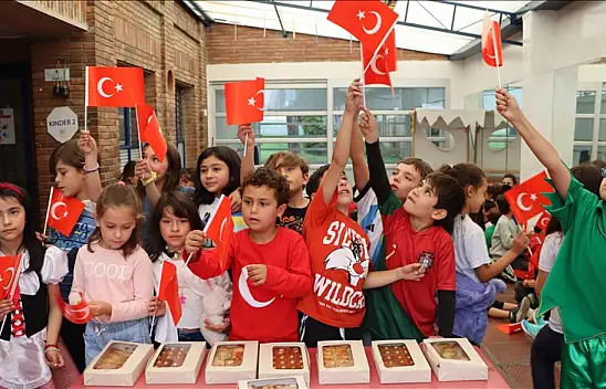 23 Nisan Ulusal Egemenlik ve Çocuk Bayramı Kolombiya'da da kutlanıyor