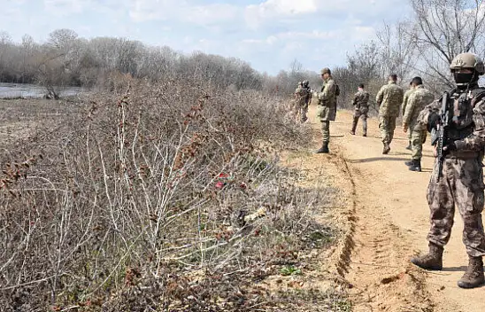 25 şüpheli Yunanistan'a kaçarken yakalandı