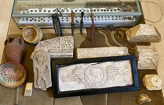 250'yi aşkın tarihi eserin ele geçirildiği operasyonda 2 şüpheli yakalandı