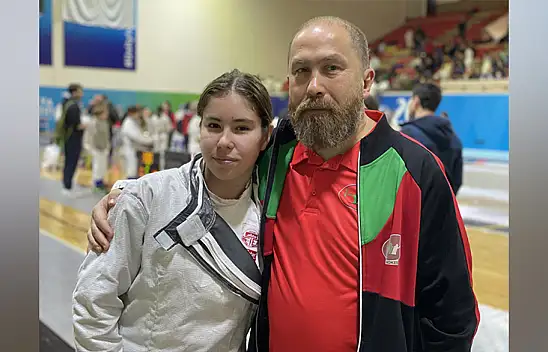 30 madalya kazandı! Konyalı Milli eskrimci Işıl Betül başarıdan başarıya koşuyor!