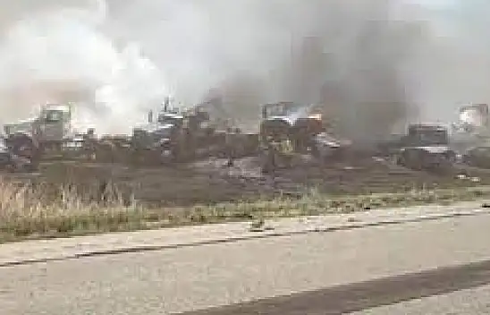 40'tan fazla aracın karıştığı kazada 6 kişi öldü