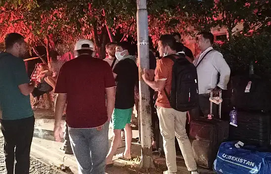 5 katlı otelde yangın paniği: 40 kişi tahliye edildi