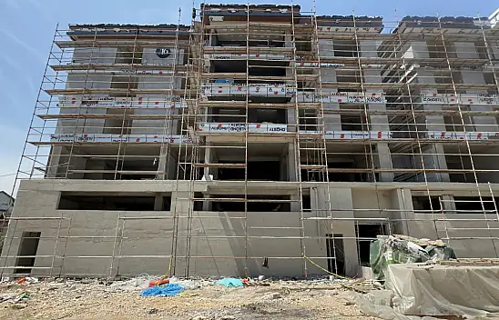 5. kattan düşen inşaat işçisi hayatını kaybetti