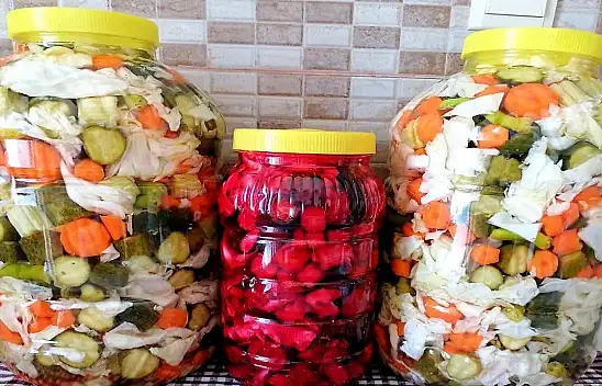 5 kilo turşuya ne kadar tuz ve sirke konur? Altın oranı 27 yıllık turşucu verdi...