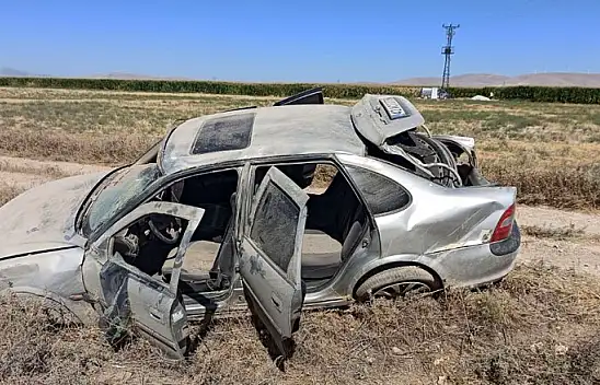 Konya'da aracın hurdaya döndüğü kazada emniyet kemeri hayat kurtardı