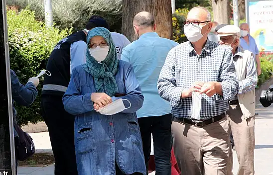 65 yaş ve üzeri vatandaşlara uyarı: Yılda en az 1 kez yaptırın