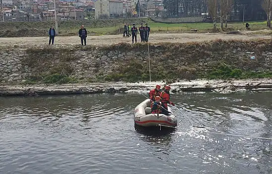 7 Yaşındaki çocuğun cansız bedeni çayda bulundu