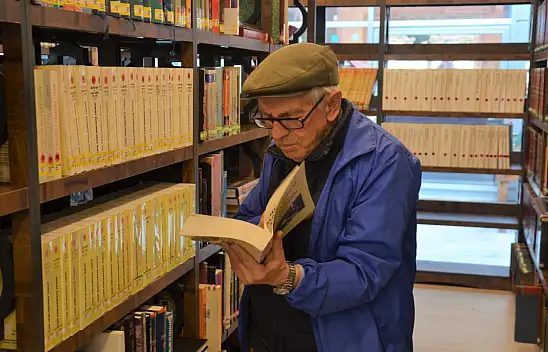 80 yaşında okumanın yaşı olmadığını tekrar hatırlattı