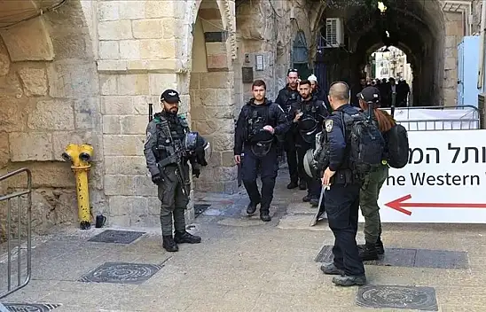 900'den fazla fanatik Yahudi Mescid-i Aksa'ya baskın düzenledi