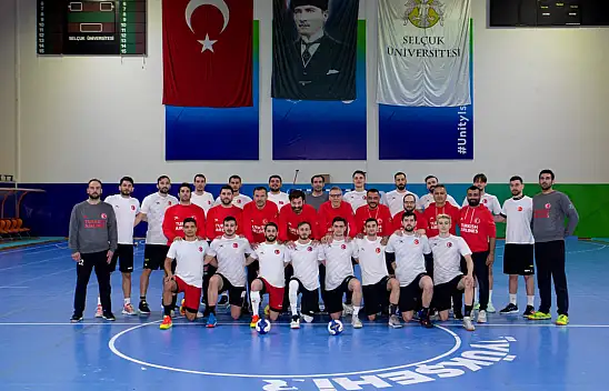 A Milli Hentbol Takımı Konya'da çalışmaları sürüyor