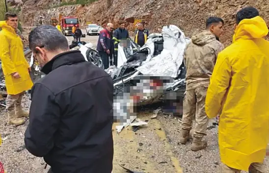 Adana'da heyelan dehşeti!.. 4 öğretmen feci şekilde can verdi