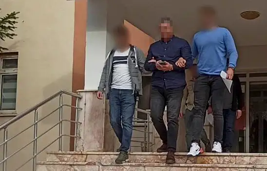 Adana'dan Konya'ya geldi! Sarrafları sahte altınla dolandırdı! Şüpheli girdiği dükkanda yakayı ele verdi!..