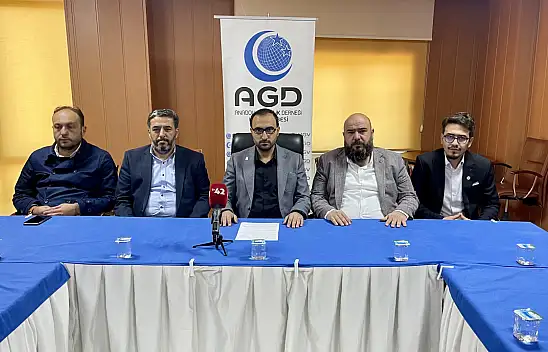 AGD'den 81' ilde eş zamanlı Filistin yürüyüşü