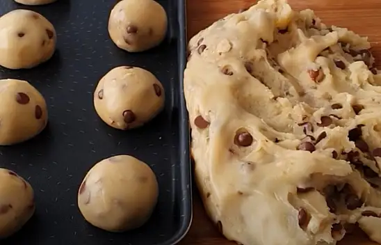 Ağızda eriyen yağlı kurabiye tarifi. Az malzemeyle pratik hazırlanıyor…