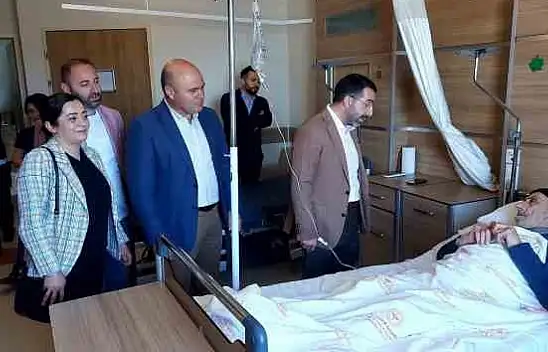 AK Parti Kars Milletvekili Çalkın, bayramda hastaları unutmadı