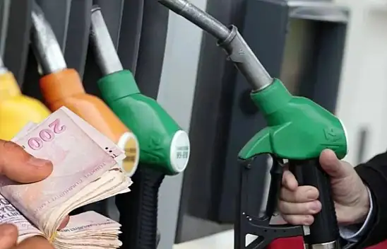 Akaryakıt fiyatları gece yarısı fırlayacak: İşte benzin, motorin ve LPG'de zamlı fiyatlar