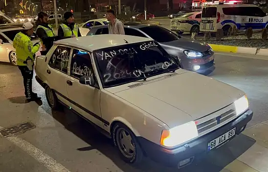 Aksaray'da alkollü sürücü kendisini görüntüleyen gazeteciyi polise şikâyet etti