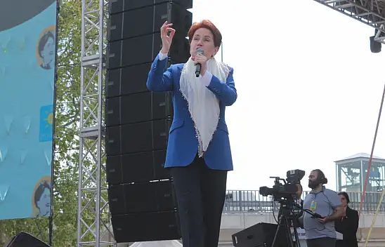 Akşener: 'Bir grupla, şahısla pazarlık yapacak tip değilim'