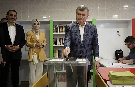 AKYÜREK: Tüm hemşirelerimizi mutlaka oylarını kullanmaya davet ediyorum