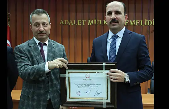 Altay mazbatasını Bilgin'in elinden aldı!