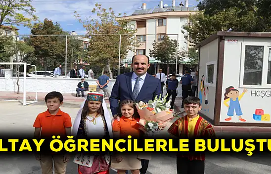 Altay öğrencilerle buluştu